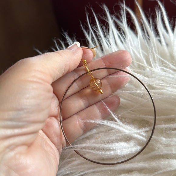 Handcrafted gold & crystal hoop earrings - Picture 3 of 8